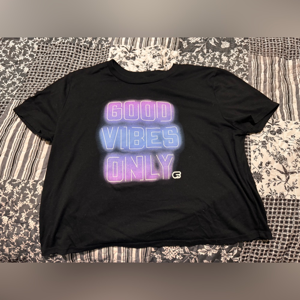 CYCLEBAR neon cropped shirt with Good Vibes Only
